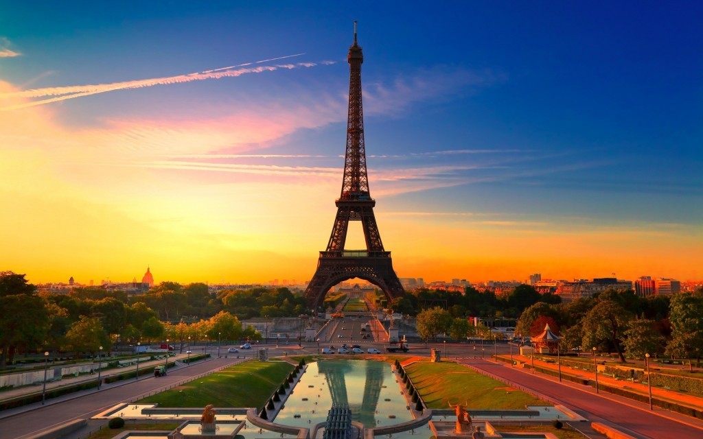 Eiffel-Tower-Paris-France-1024x640